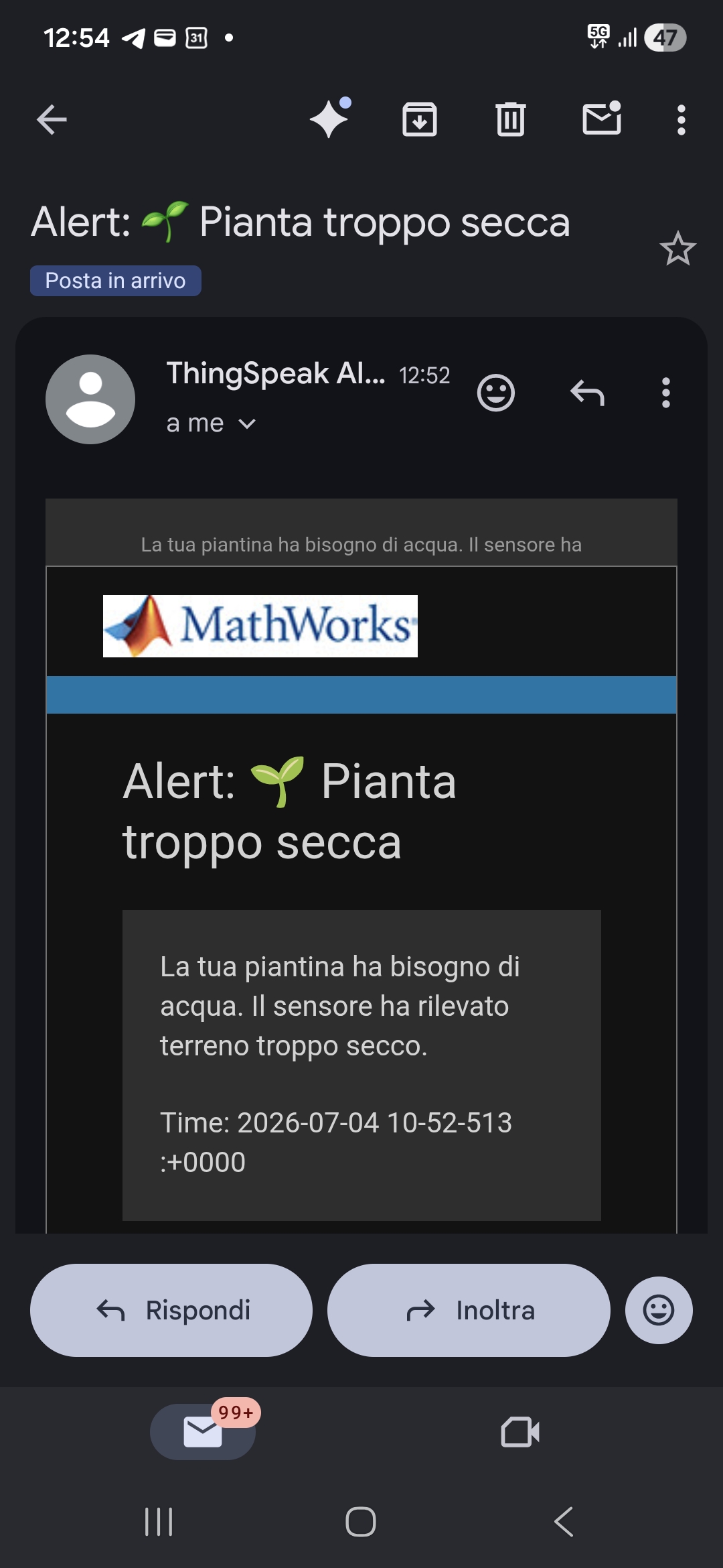 A phone screenshot of an email titled 'Alert: Pianta troppo secca' from ThingSpeak Alerts, saying the plant needs water.